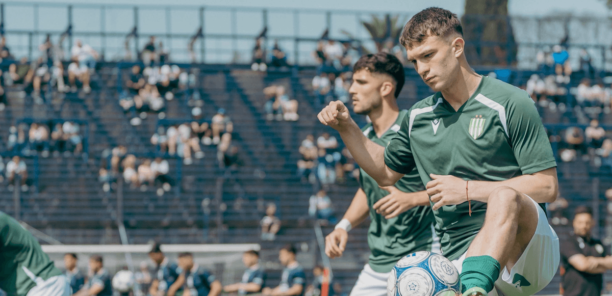 Banfield. Source: Official Facebook. Edited photo