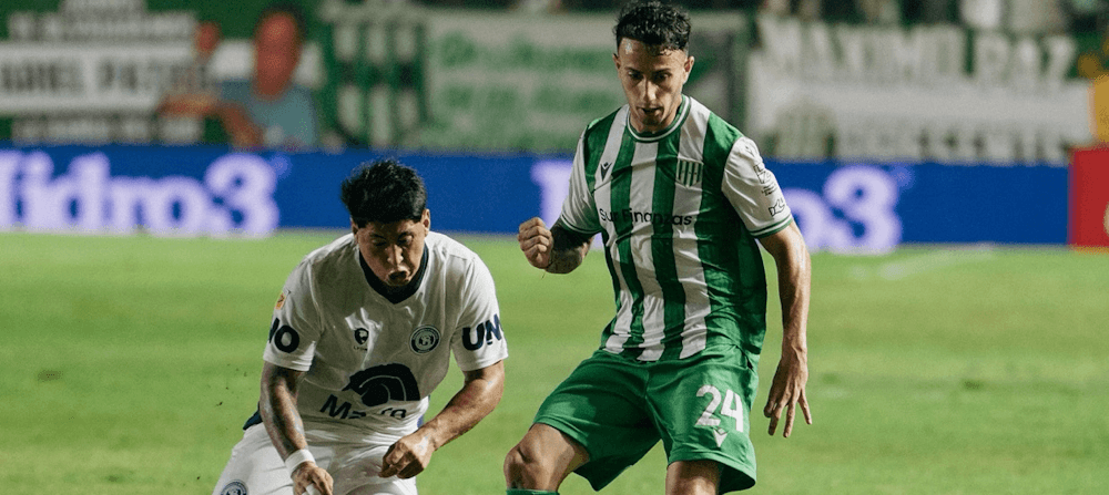 Banfield. Source: Official Facebook. Edited photo