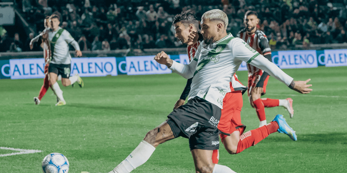 Banfield. Source: Official Facebook. Edited photo