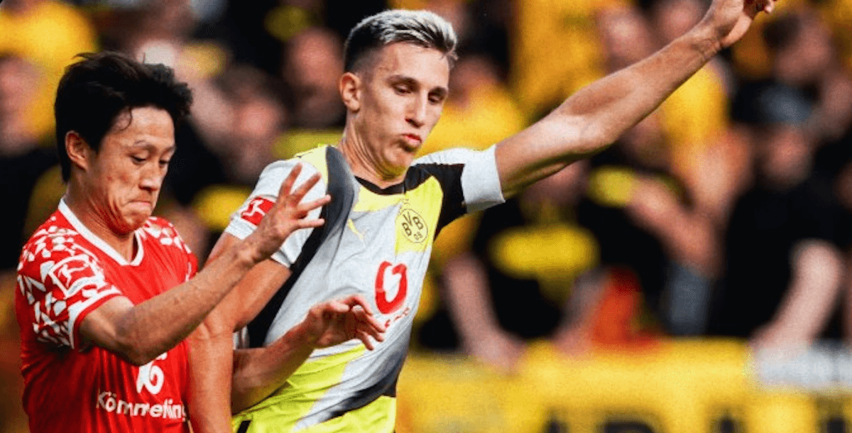 Borussia-Dortmund. Source: Official Facebook. Edited photo