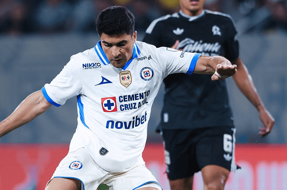 Cruz Azul. Source: Official Facebook. Edited photo