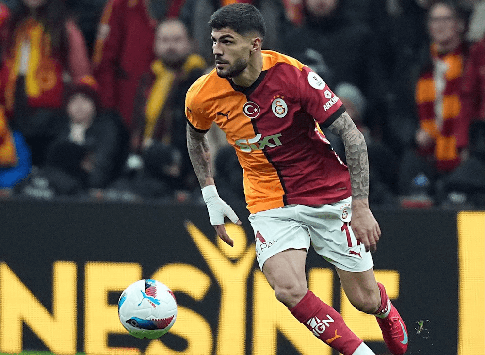 Galatasaray. Source: Official Facebook. Edited photo.