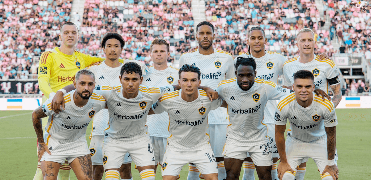 Los-Angeles-Galaxy. Source: Official Facebook. Edited photo