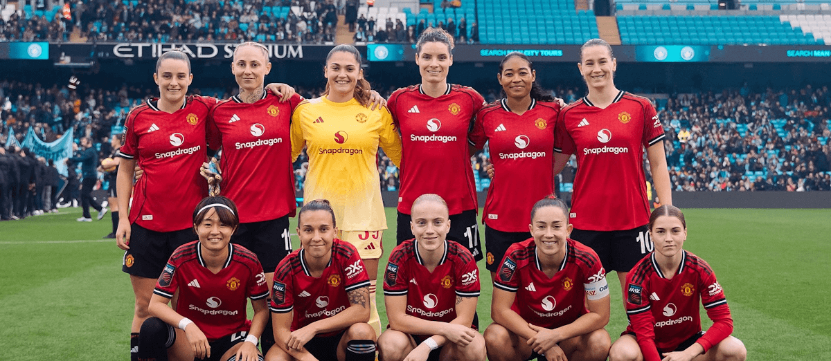 Manchester United (w). Source: Official Facebook. Edited photo