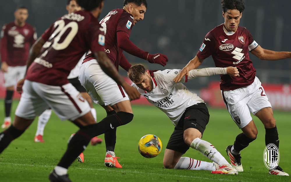 Santiago Giménez. Source: Official Website