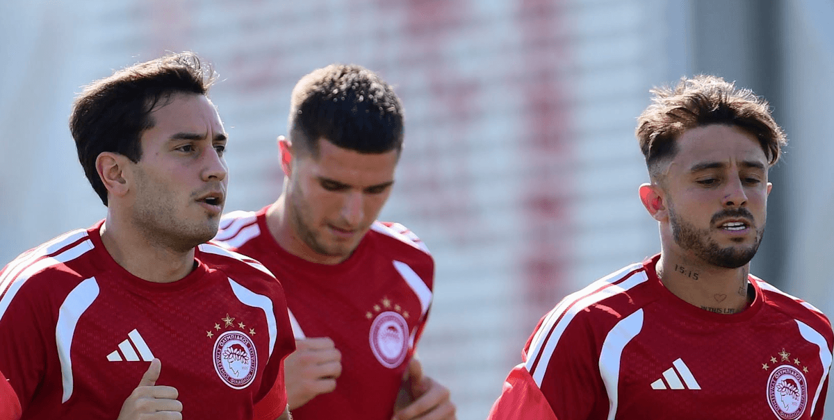 Olympiacos. Source: Official Facebook. Edited photo