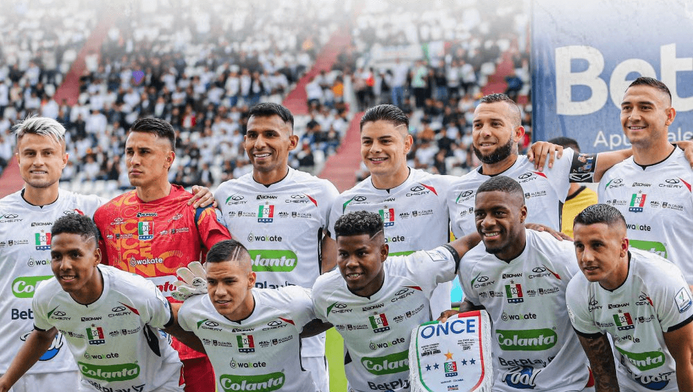 Once Caldas. Source: Official X/Twitter. Edited photo