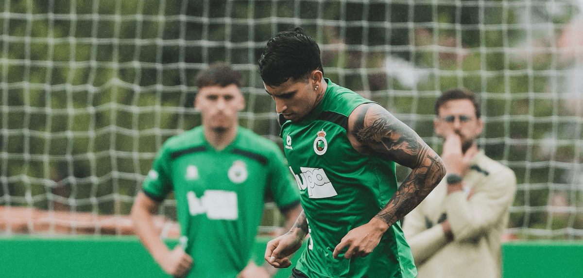 Racing-Santander. Source: Official Facebook. Edited photo