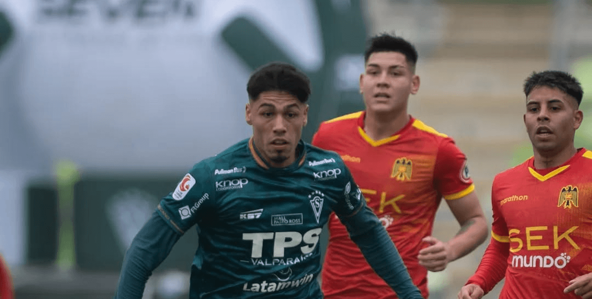 Santiago-Wanderers. Source: Official Instagram. Edited photo