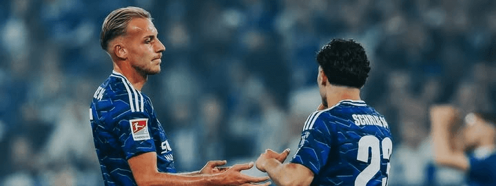 Schalke 04. Source: Official Instagram. Edited photo