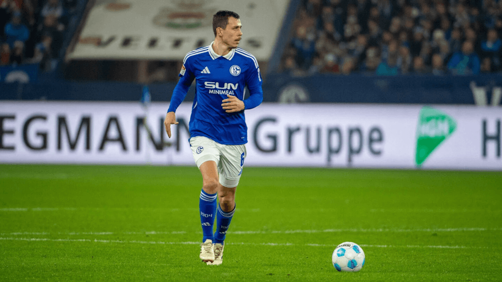 Schalke 04. Source: Official Facebook. Edited photo