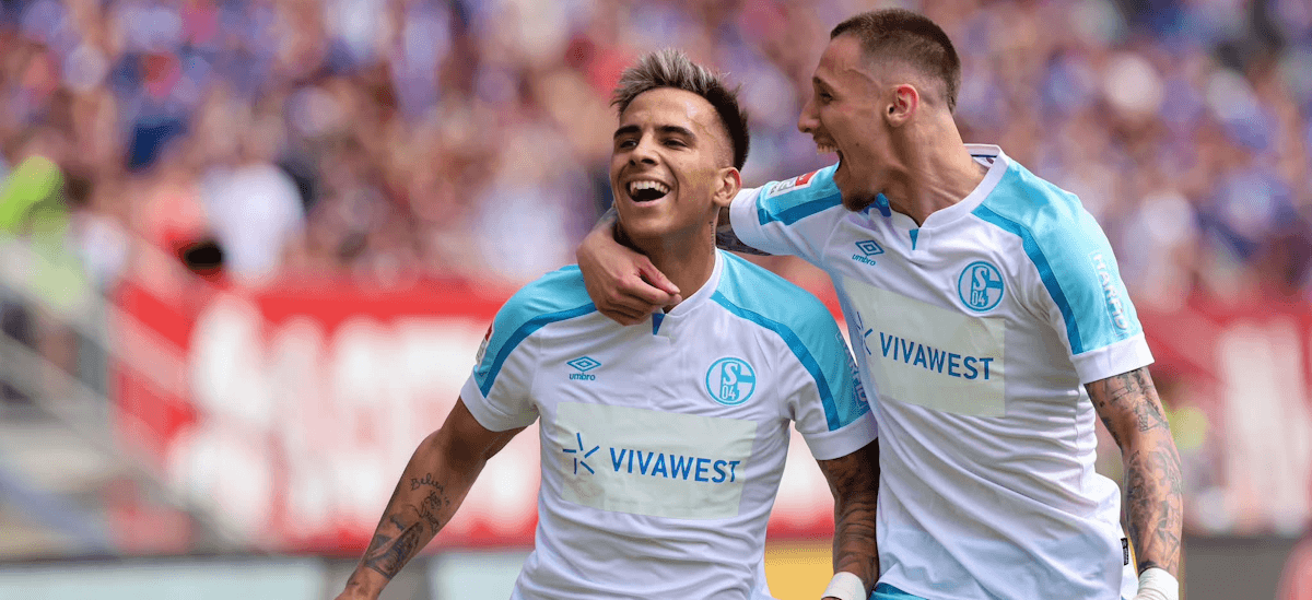 Schalke-04. Source: Official Facebook. Edited photo