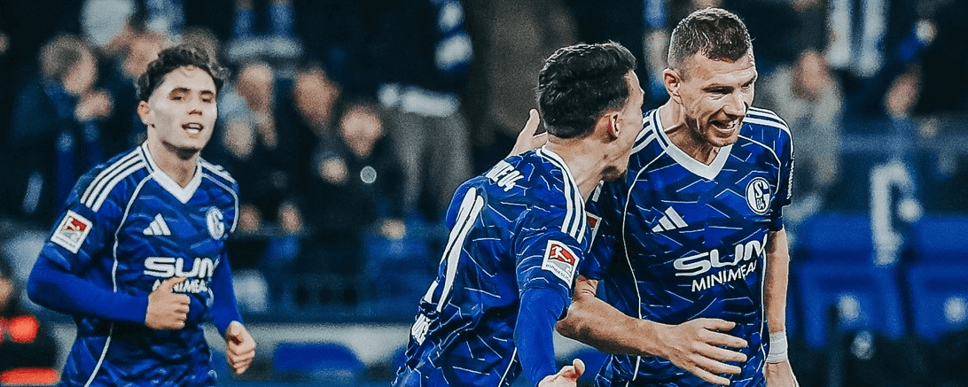 Schalke 04. Source: Official Instagram. Edited photo