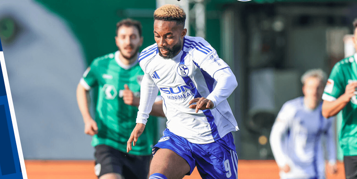 Schalke-04. Source: Official Facebook. Edited photo