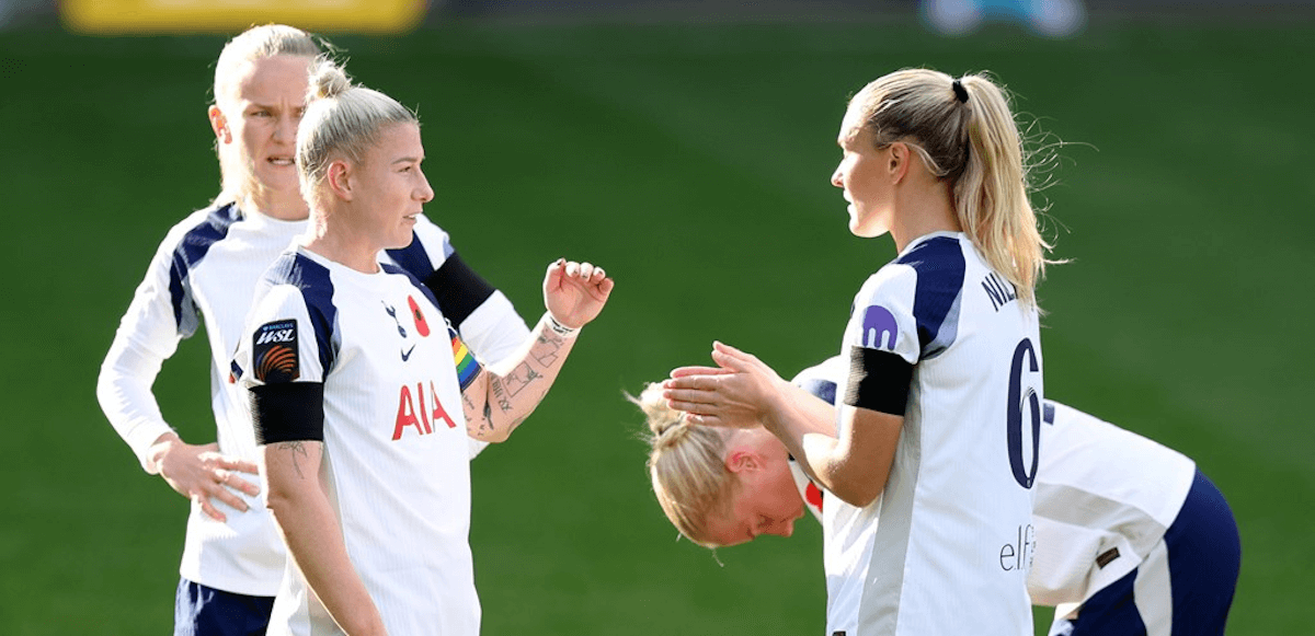 Tottenham (w). Source: Official Facebook. Edited photo