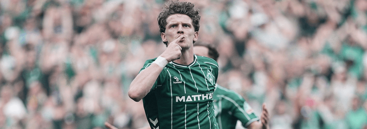 Werder Bremen. Source: Official Instagram. Edited photo
