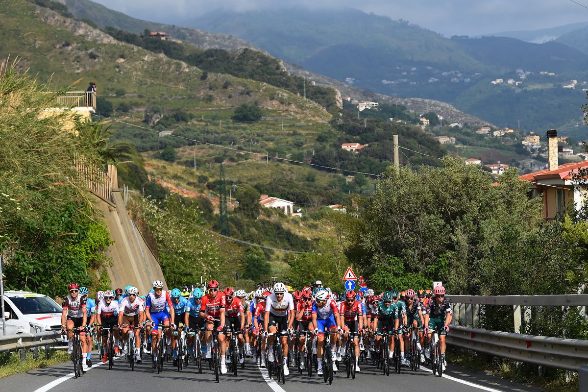 peloton riding at the Giro