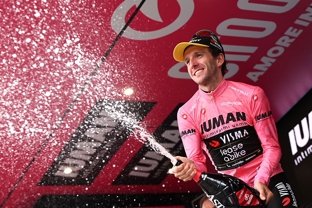 Yates in the deserved pink jersey after the stage 20